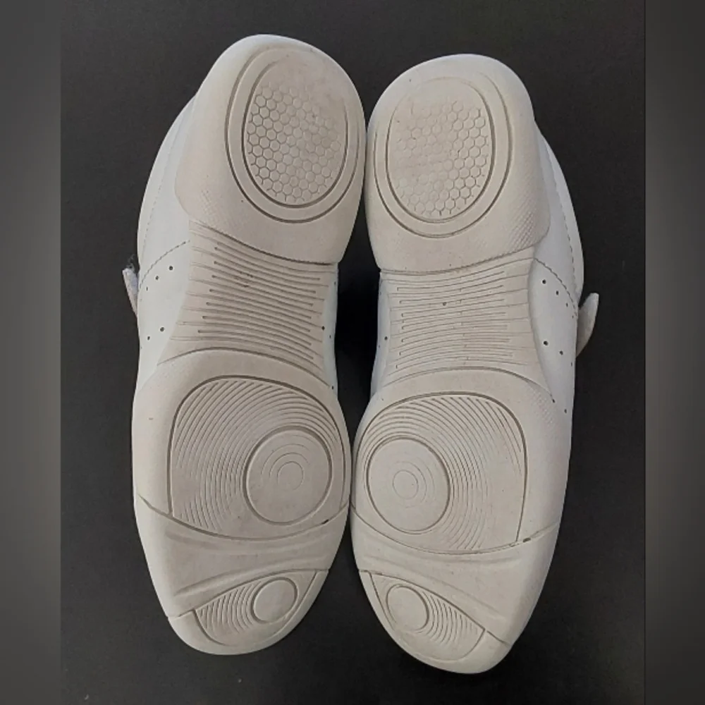 Sport White Cheer Shoes / Size 2 - Picture 5 of 6